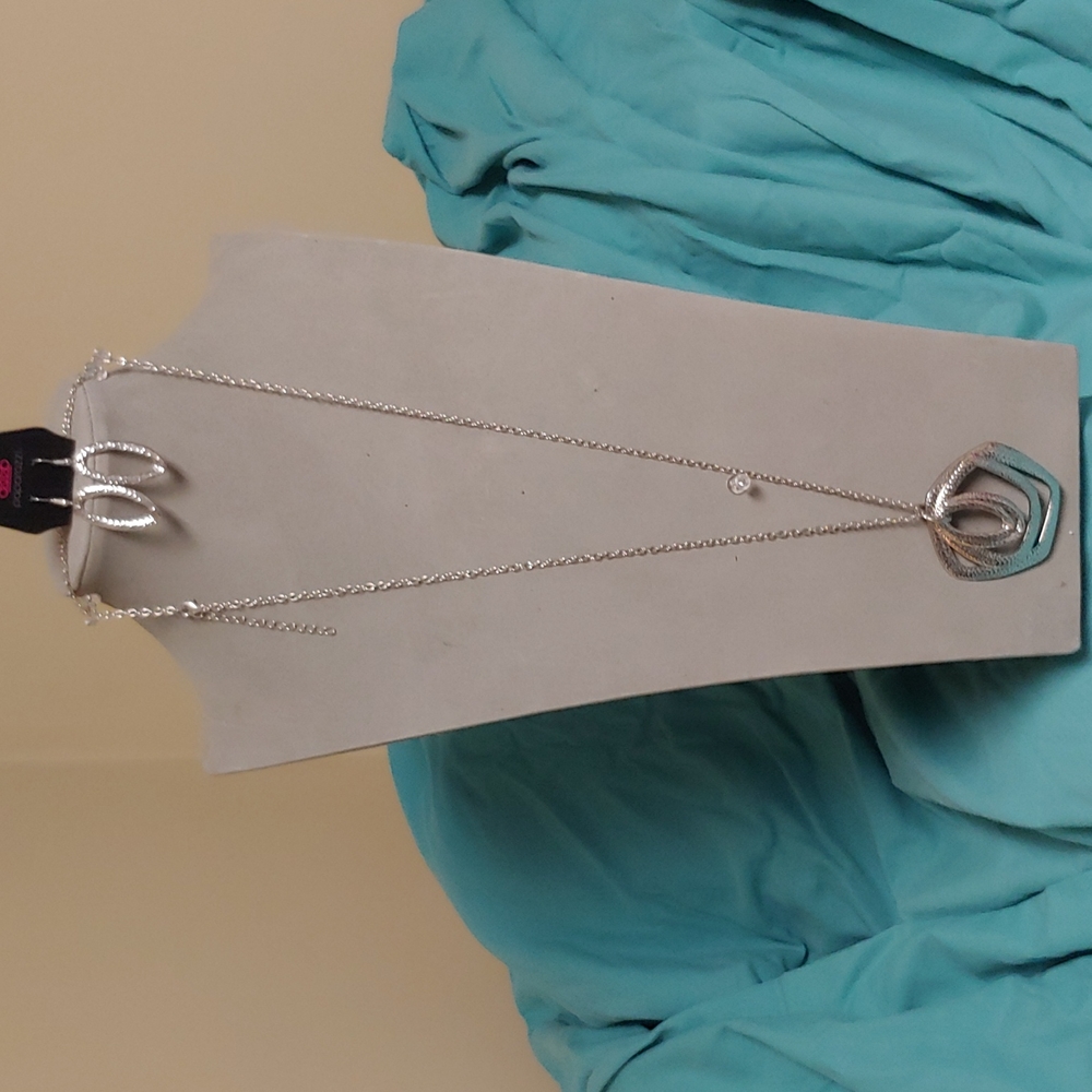 Paparazzi Silver chain and pendant with matching earrings